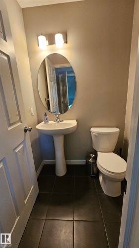 585 Orchards Boulevard, Edmonton, AB - Indoor Photo Showing Bathroom