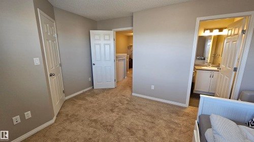 585 Orchards Boulevard, Edmonton, AB - Indoor