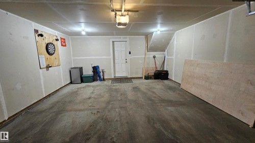 585 Orchards Boulevard, Edmonton, AB - Indoor