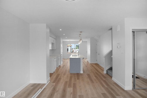 20927 16 Avenue, Edmonton, AB - Indoor Photo Showing Other Room