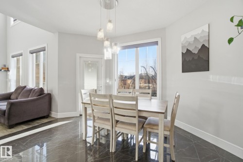 1333 Graydon Hill Way, Edmonton, AB - Indoor Photo Showing Dining Room