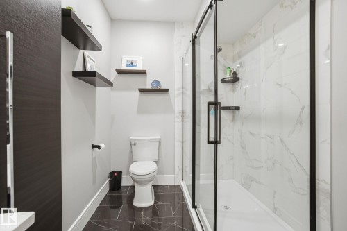 1333 Graydon Hill Way, Edmonton, AB - Indoor Photo Showing Bathroom