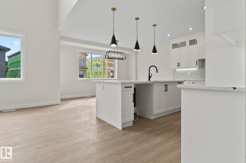 17115 3 Street, Edmonton, AB - Indoor Photo Showing Kitchen With Upgraded Kitchen