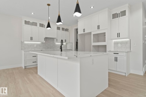 17115 3 Street, Edmonton, AB - Indoor Photo Showing Kitchen With Upgraded Kitchen