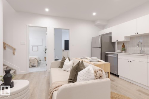 3245 Dixon Way, Edmonton, AB - Indoor