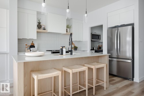 3245 Dixon Way, Edmonton, AB - Indoor Photo Showing Kitchen With Upgraded Kitchen