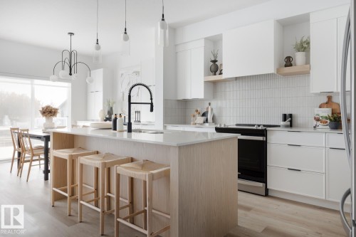 3245 Dixon Way, Edmonton, AB - Indoor Photo Showing Kitchen With Upgraded Kitchen