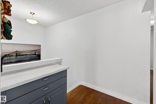 743 Lee Ridge Road Nw, Edmonton, AB - Indoor Photo Showing Other Room