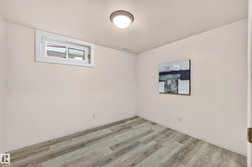 743 Lee Ridge Road Nw, Edmonton, AB - Indoor Photo Showing Other Room