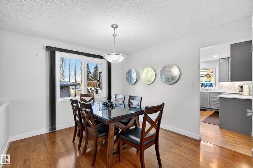 743 Lee Ridge Road Nw, Edmonton, AB - Indoor Photo Showing Dining Room