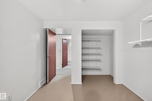 743 Lee Ridge Road Nw, Edmonton, AB - Indoor Photo Showing Other Room