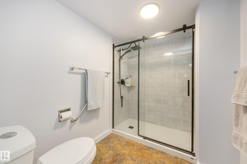 108 14810 51 Avenue, Edmonton, AB - Indoor Photo Showing Bathroom