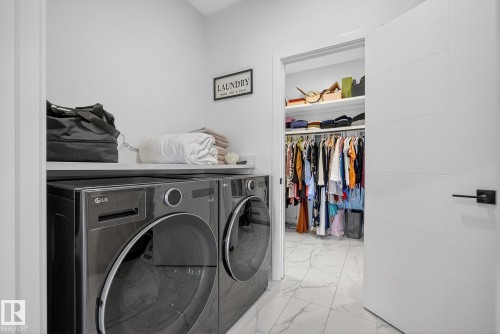 1075 Goldfinch Way, Edmonton, AB - Indoor Photo Showing Laundry Room