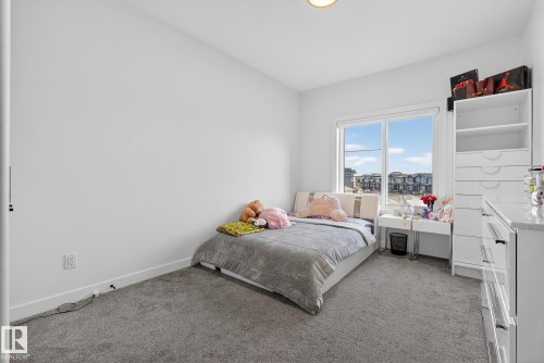 1075 Goldfinch Way, Edmonton, AB - Indoor Photo Showing Bedroom