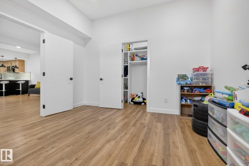 1075 Goldfinch Way, Edmonton, AB - Indoor Photo Showing Other Room