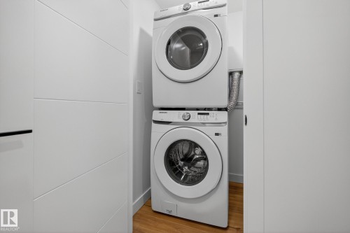 1075 Goldfinch Way, Edmonton, AB - Indoor Photo Showing Laundry Room