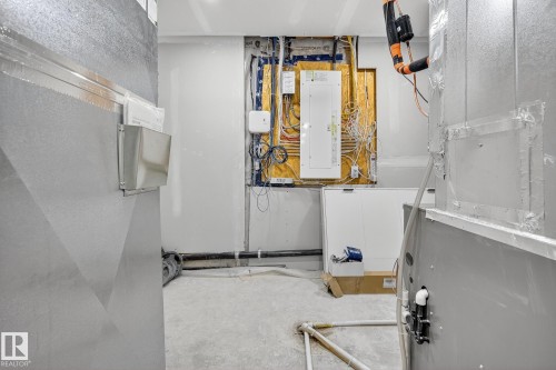 1075 Goldfinch Way, Edmonton, AB - Indoor Photo Showing Basement