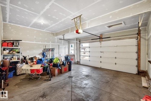 1075 Goldfinch Way, Edmonton, AB - Indoor Photo Showing Garage