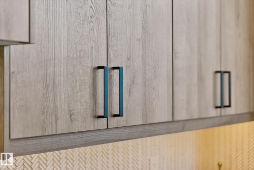 1075 Goldfinch Way, Edmonton, AB - Indoor