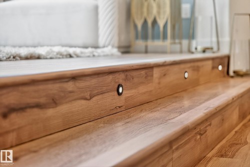 1075 Goldfinch Way, Edmonton, AB - Indoor