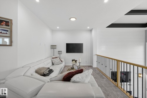 1075 Goldfinch Way, Edmonton, AB - Indoor Photo Showing Other Room