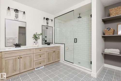 17419 7 Street, Edmonton, AB - Indoor Photo Showing Bathroom