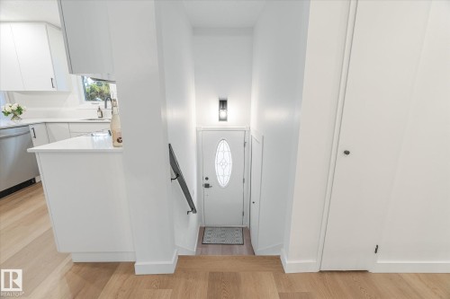 14207 71 Street, Edmonton, AB - Indoor