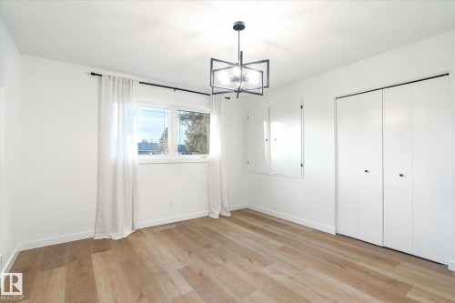 14207 71 Street, Edmonton, AB - Indoor Photo Showing Other Room