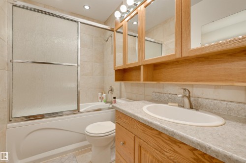 1064 Millbourne Road E, Edmonton, AB - Indoor Photo Showing Bathroom
