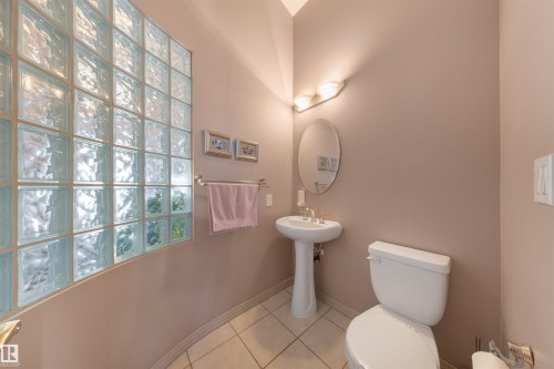 201 Erin Ridge Drive, St. Albert, AB - Indoor Photo Showing Bathroom