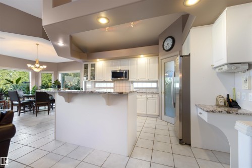 201 Erin Ridge Drive, St. Albert, AB - Indoor Photo Showing Kitchen With Upgraded Kitchen