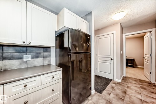 336 400 Palisades Way, Sherwood Park, AB - Indoor Photo Showing Kitchen