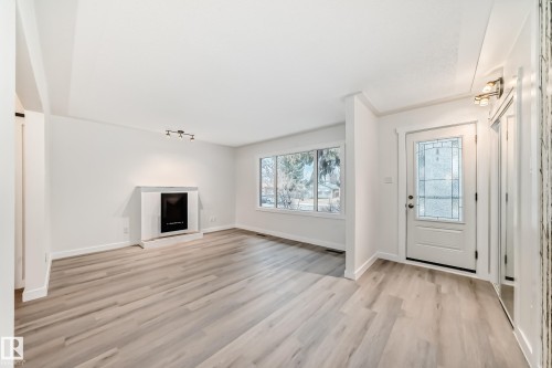 12837 90 Street, Edmonton, AB - Indoor