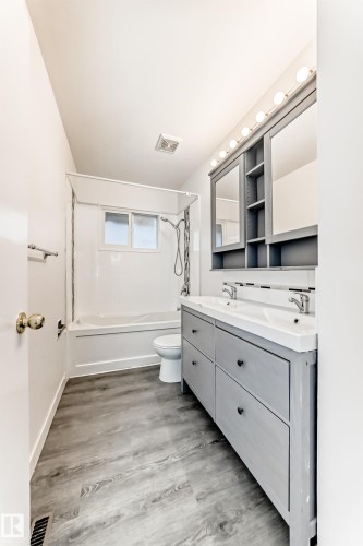 12837 90 Street, Edmonton, AB - Indoor Photo Showing Bathroom