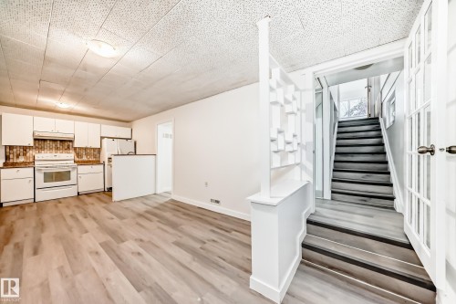 12837 90 Street, Edmonton, AB - Indoor Photo Showing Kitchen