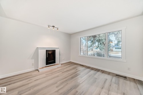 12837 90 Street, Edmonton, AB - Indoor