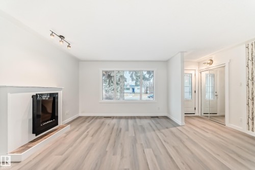 12837 90 Street, Edmonton, AB - Indoor With Fireplace