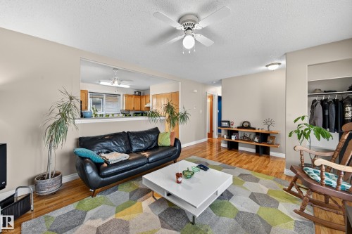 15231 119A Street, Edmonton, AB - Indoor Photo Showing Living Room
