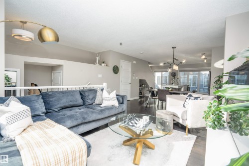 27 4470 Prowse Road, Edmonton, AB - Indoor Photo Showing Living Room