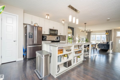27 4470 Prowse Road, Edmonton, AB - Indoor Photo Showing Kitchen With Stainless Steel Kitchen With Upgraded Kitchen