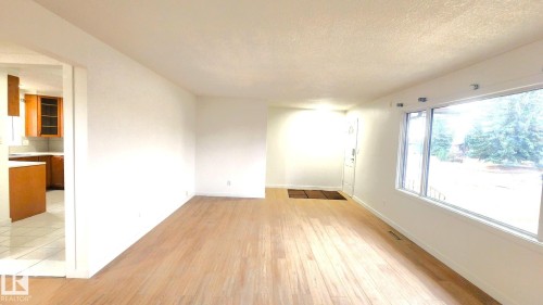 11516 133A Avenue, Edmonton, AB - Indoor Photo Showing Other Room