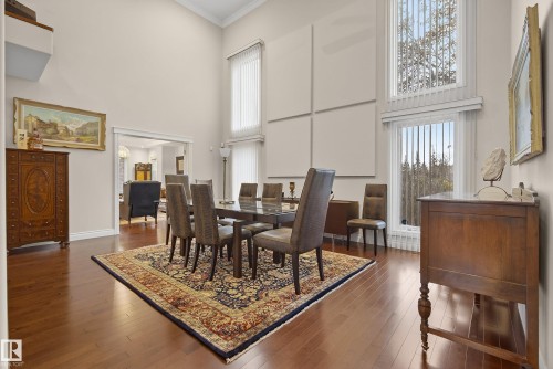 10309 Villa Avenue, Edmonton, AB - Indoor Photo Showing Dining Room