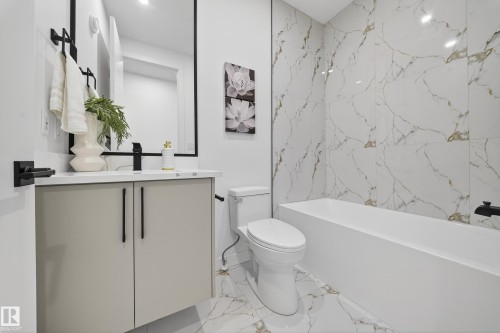 212 Crystal Creek Drive, Leduc, AB - Indoor Photo Showing Bathroom