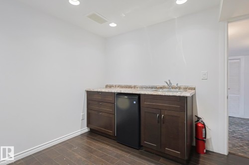 16025 100A Avenue, Edmonton, AB - Indoor Photo Showing Other Room