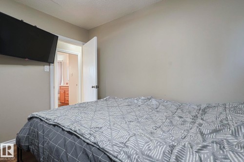 16025 100A Avenue, Edmonton, AB - Indoor Photo Showing Bedroom