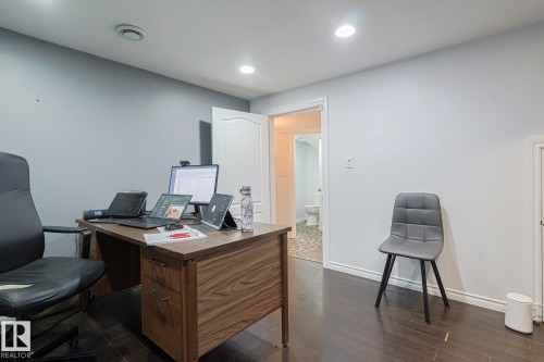 16025 100A Avenue, Edmonton, AB - Indoor Photo Showing Office
