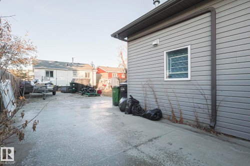 16025 100A Avenue, Edmonton, AB - Outdoor