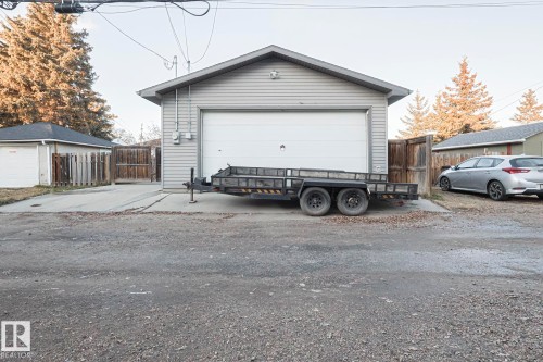 16025 100A Avenue, Edmonton, AB - Outdoor