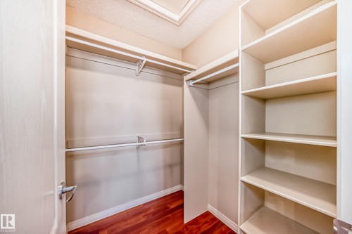203 Darlington Crescent, Edmonton, AB - Indoor With Storage