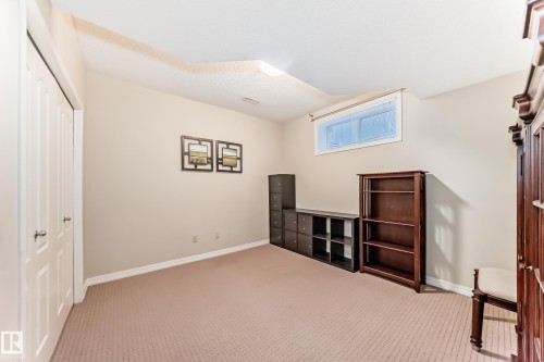 203 Darlington Crescent, Edmonton, AB - Indoor Photo Showing Other Room